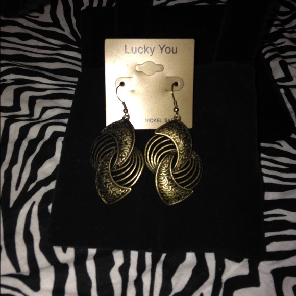 NWT Gold Filigree Earrings PRICE DROP 50% - Picture 3 of 4