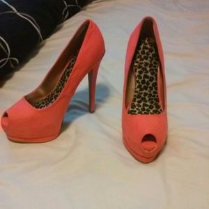 Coral Peep toe suede pumps