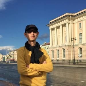 Meet your Posher, Alex