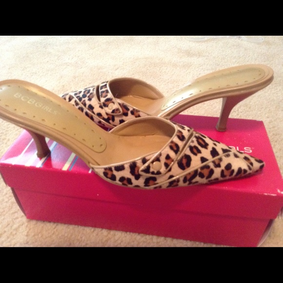 BCBG Cheetah Shoos - Picture 2 of 3
