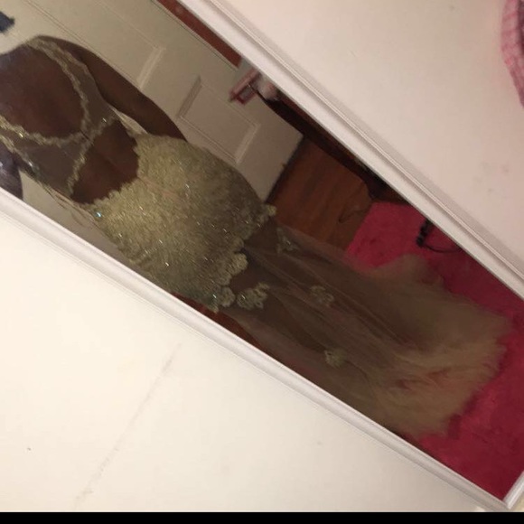 FAVIANA DRESS FOR SALE - Picture 1 of 7