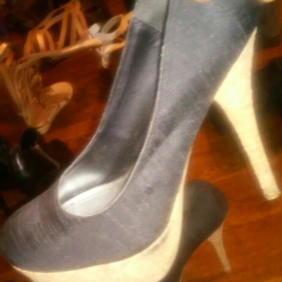 Shoes - Picture 3 of 3