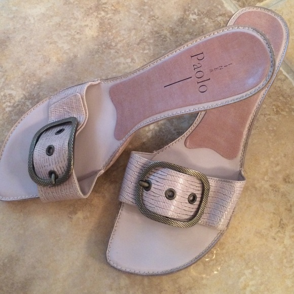 Lavender kitten heeled sandal
