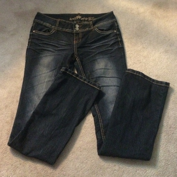 Detailed Pocket Dark Rinse Jeans