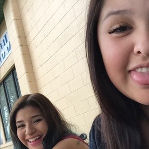 Meet your Posher, Celia