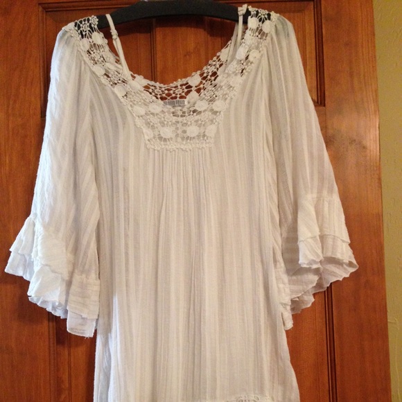 white flowy long shirt/dress