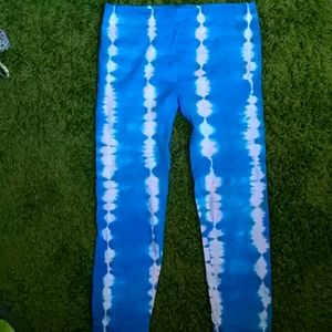Blue and white tie die leggings
