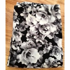 Black & White Floral Leggings