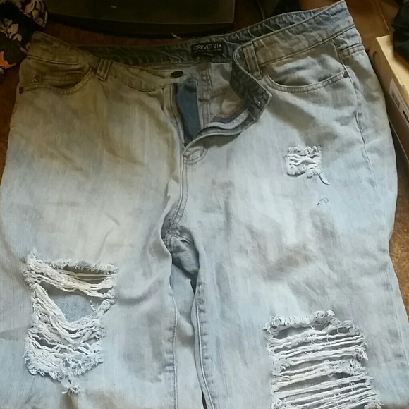 Distressed Capri