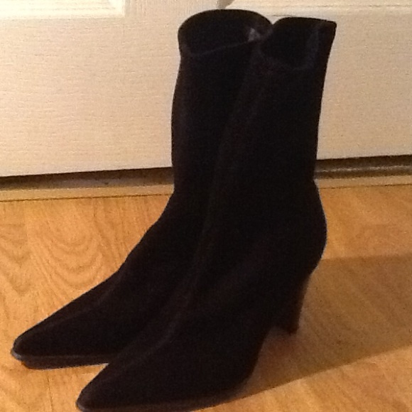BCBGMaxAzria Shoes - BCBG Max Azria black suede boos size 51/2 B