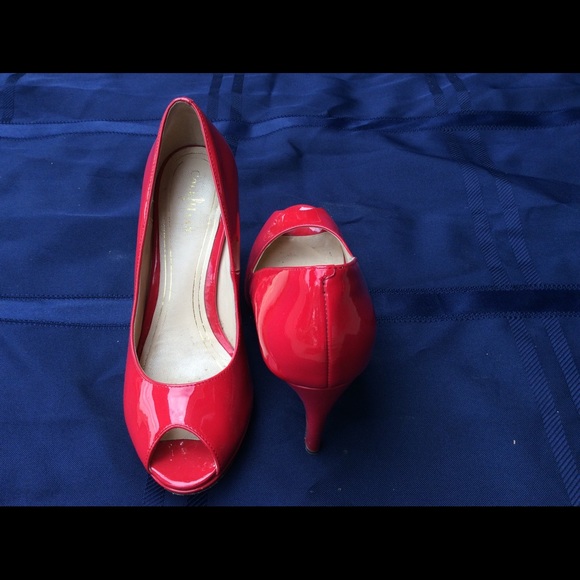 Cole Haan Red Patent Leather Nike Air Heels - Picture 2 of 3