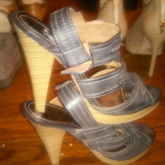 Scandals - Picture 2 of 2