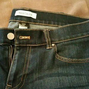 White House / Black Market Capri