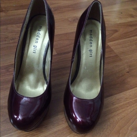 Steve Madden maroon platform heels