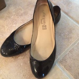 Patent leather ballet flat