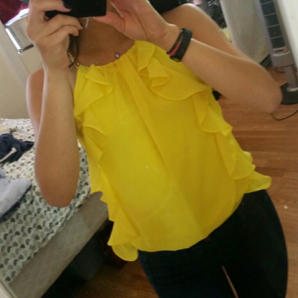 Yellow Cache Top with adjustable gold chain