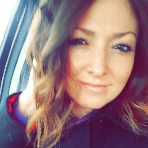 Meet your Posher, Harmony - Picture 3 of 3