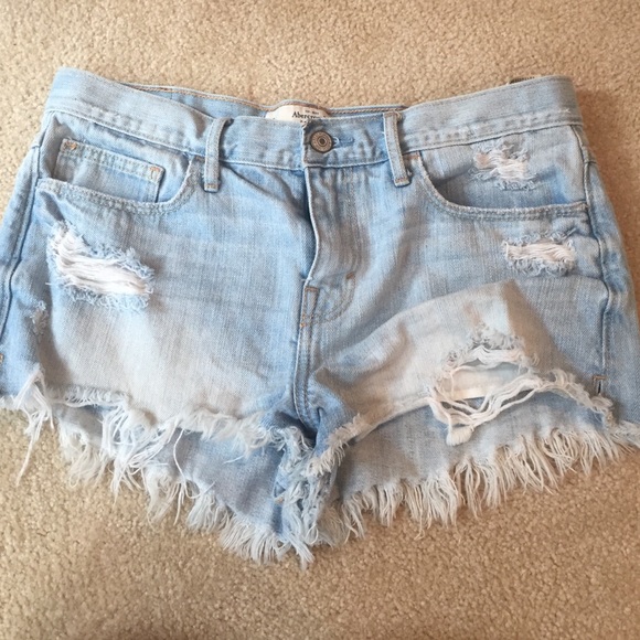 ABERCROMBIE HIGH WAISTED SHORTS MUST GO!!