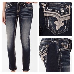 Women's Rock Revival ankleskinny jean lightly worn