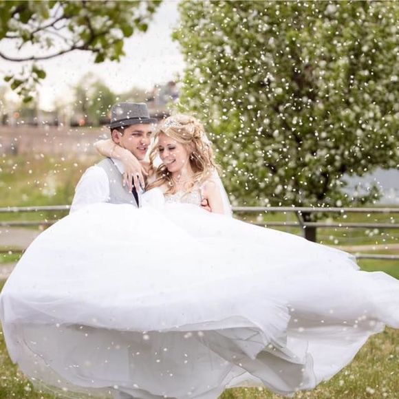 Meet your Posher, Elvira