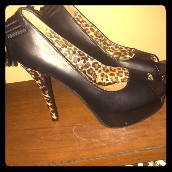 Black and cheetah heels