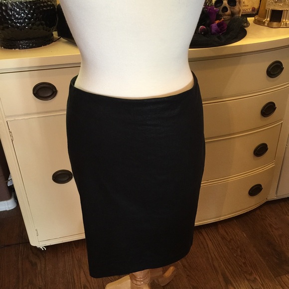**PRICE REDUCTION***BLACK SHEEN PENCIL SKIRT