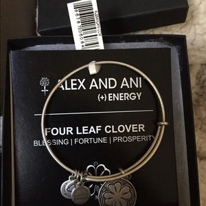 NWT Alex and Ani Four leaf clover bracelet