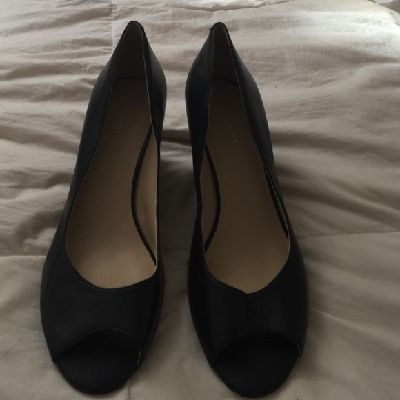 Brand New Open Toe Wege Nine West Navy - Picture 1 of 2