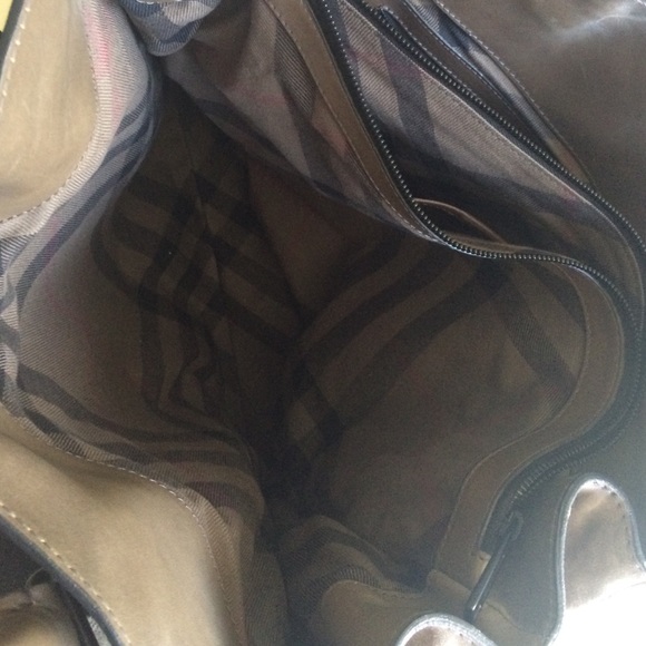Additional Photos: Burberry Woolfe Bag