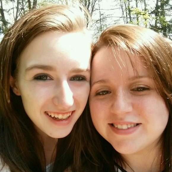 Meet your Posher, Sarah - Picture 1 of 1