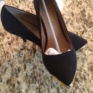 Brand new shoedazzle pump
