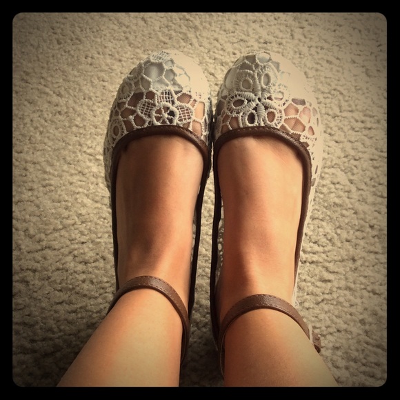 Lace flats👀