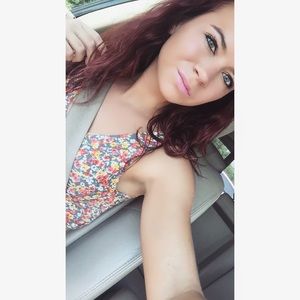 Meet your Posher, Nicole