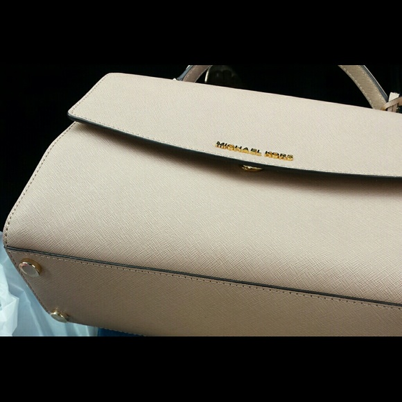 Michael kors Ava medium satchel **like new**