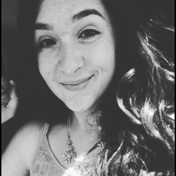 Meet your Posher, Nathalie - Picture 1 of 1