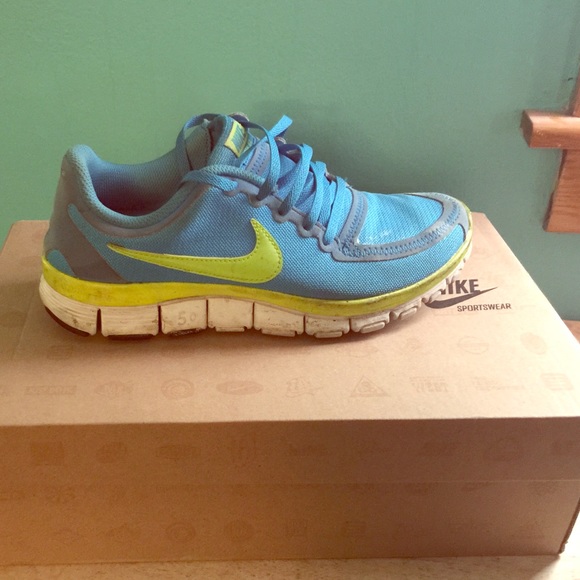 Womens Nike Free 5.0 V4