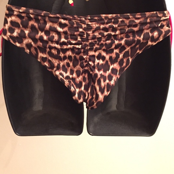 Cali Dimez Bikini's