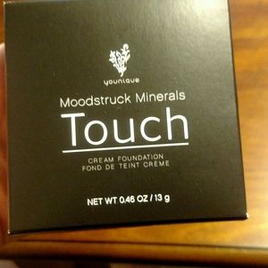 BNIB Younique cream foundation in Velour