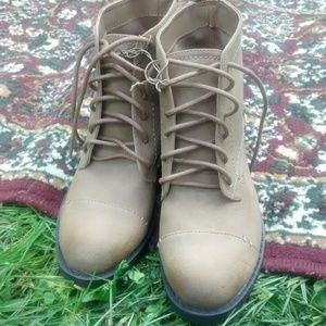 NWOT Light Brown Boots