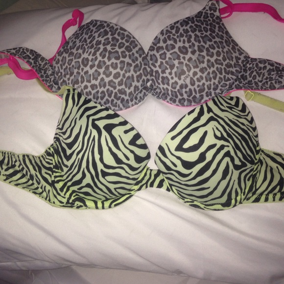 VS bras - Picture 1 of 1