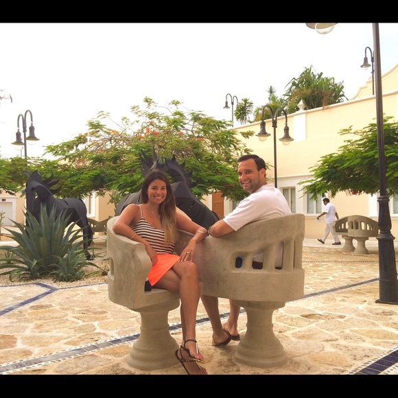 Meet your seller! - Picture 4 of 4