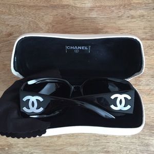 Authentic CHANEL Black Sunglasses-Mother of Pearl
