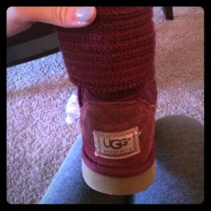 Ugg Australia maroon short knit boots