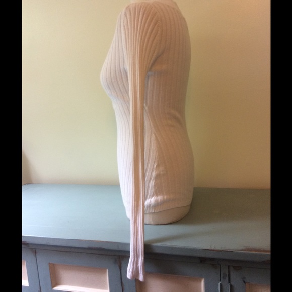 🚫🚫SOLD Ivory colored sweater by Express🚫🚫 - Picture 2 of 3