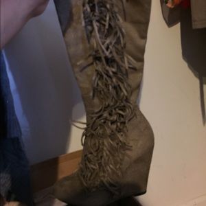 Fringe boots