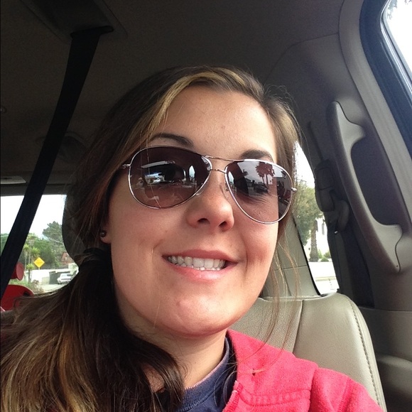 Meet your Posher, Whitney