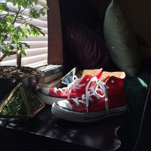 Red converse