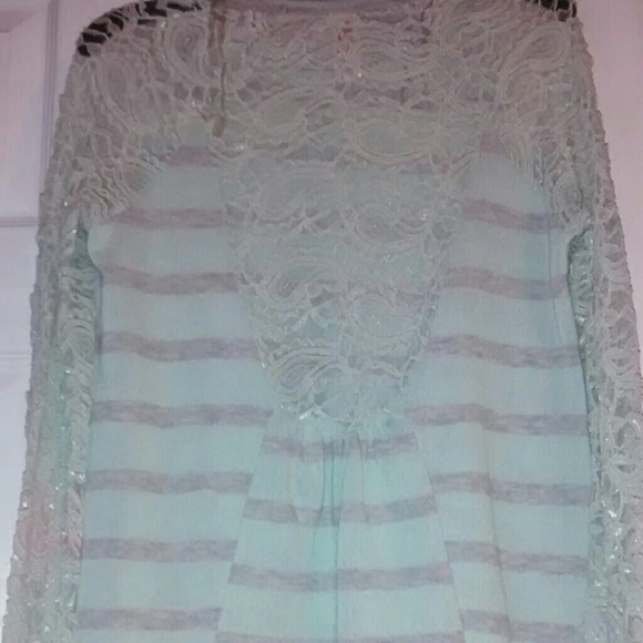 A long sleeve see thru shirt from no boundries - Picture 2 of 3