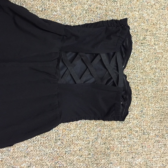 Romper - Picture 3 of 4