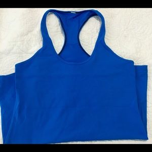Bundle 4 Lululemon tanks